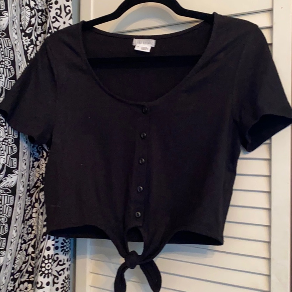Black t-shirt